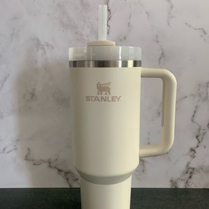 Stanley 40 oz Flowstate Tumbler in Cream